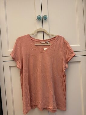 Max Studio Dusty Rose V-Neck Short Sleeve Tee